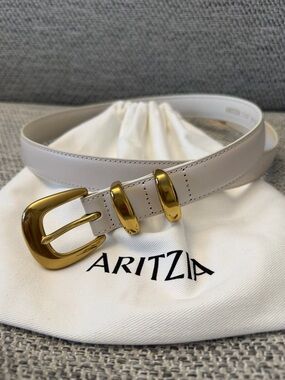 Aritzia Cream Leather Belt with Gold Buckle and Loops - XS